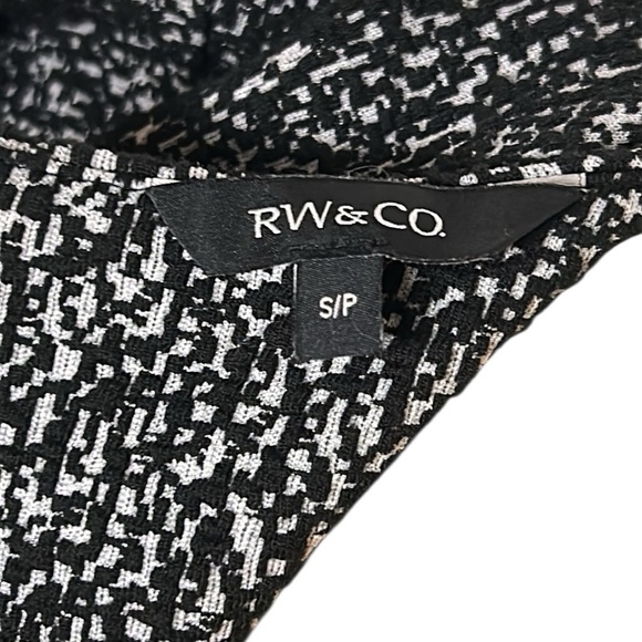 RW&CO textured sheath B&W midi dress,Sm,thick and stretchy,v neck,back zip event - Picture 5 of 10